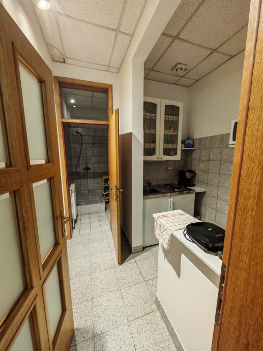 poslovni-prostor-zitnjak-184m2-bkp-215.000eur-slika-261147027