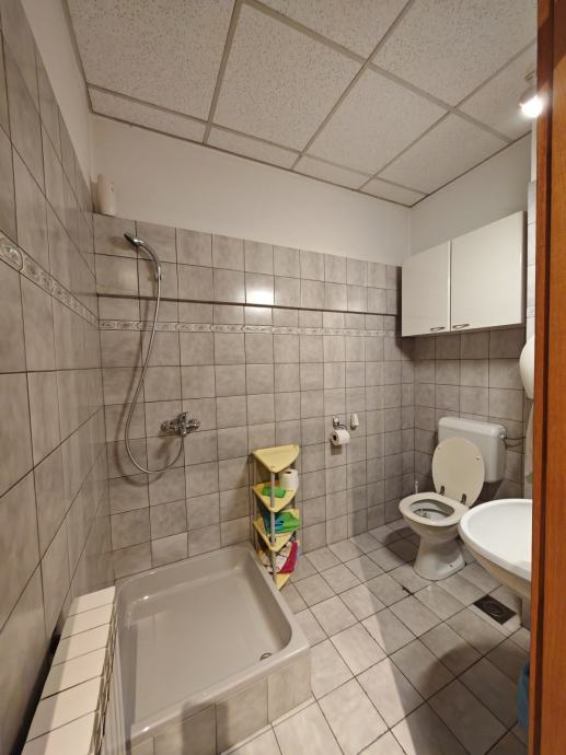 poslovni-prostor-zitnjak-184m2-bkp-215.000eur-slika-261147030