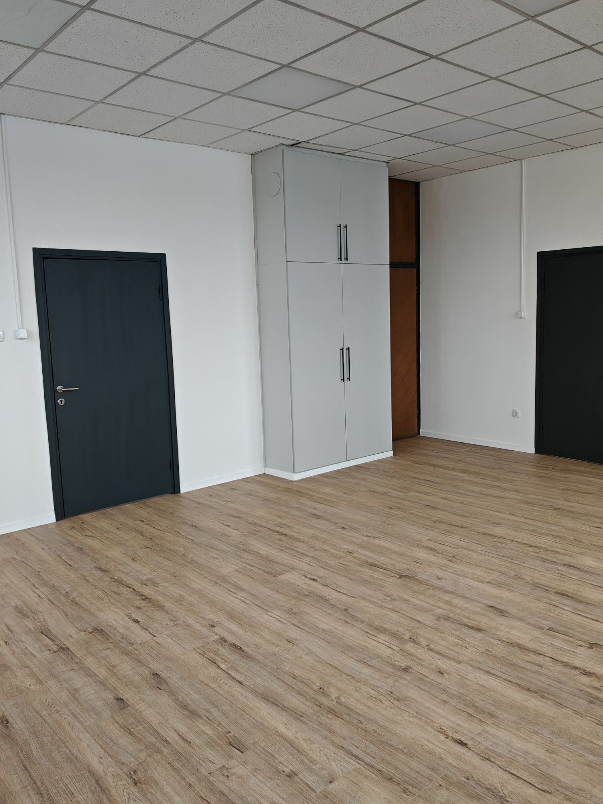 uredi-prvi-zakupnik-zitnjak-pored-city-center-east-240m2-parking-slika-273883218