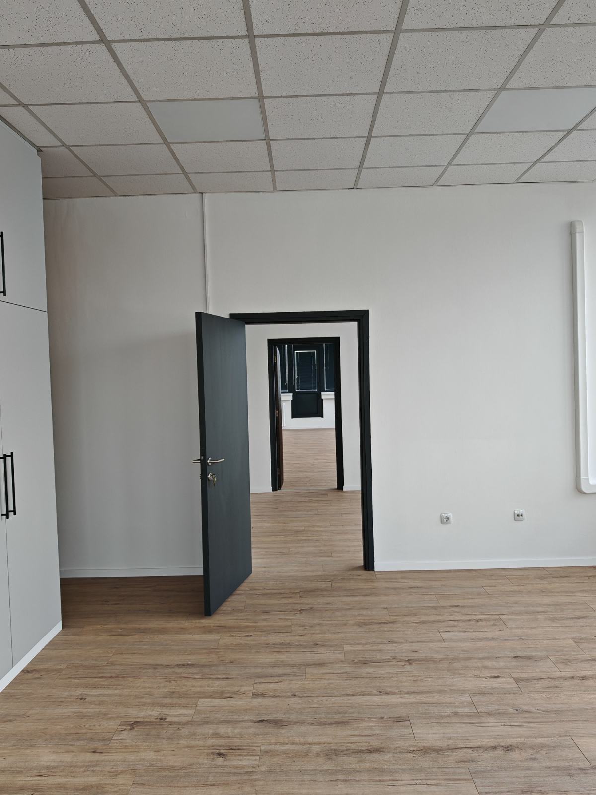 uredi-prvi-zakupnik-zitnjak-pored-city-center-east-240m2-parking-slika-273883222